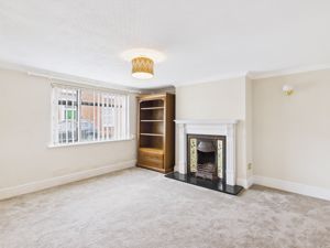 Living room- click for photo gallery